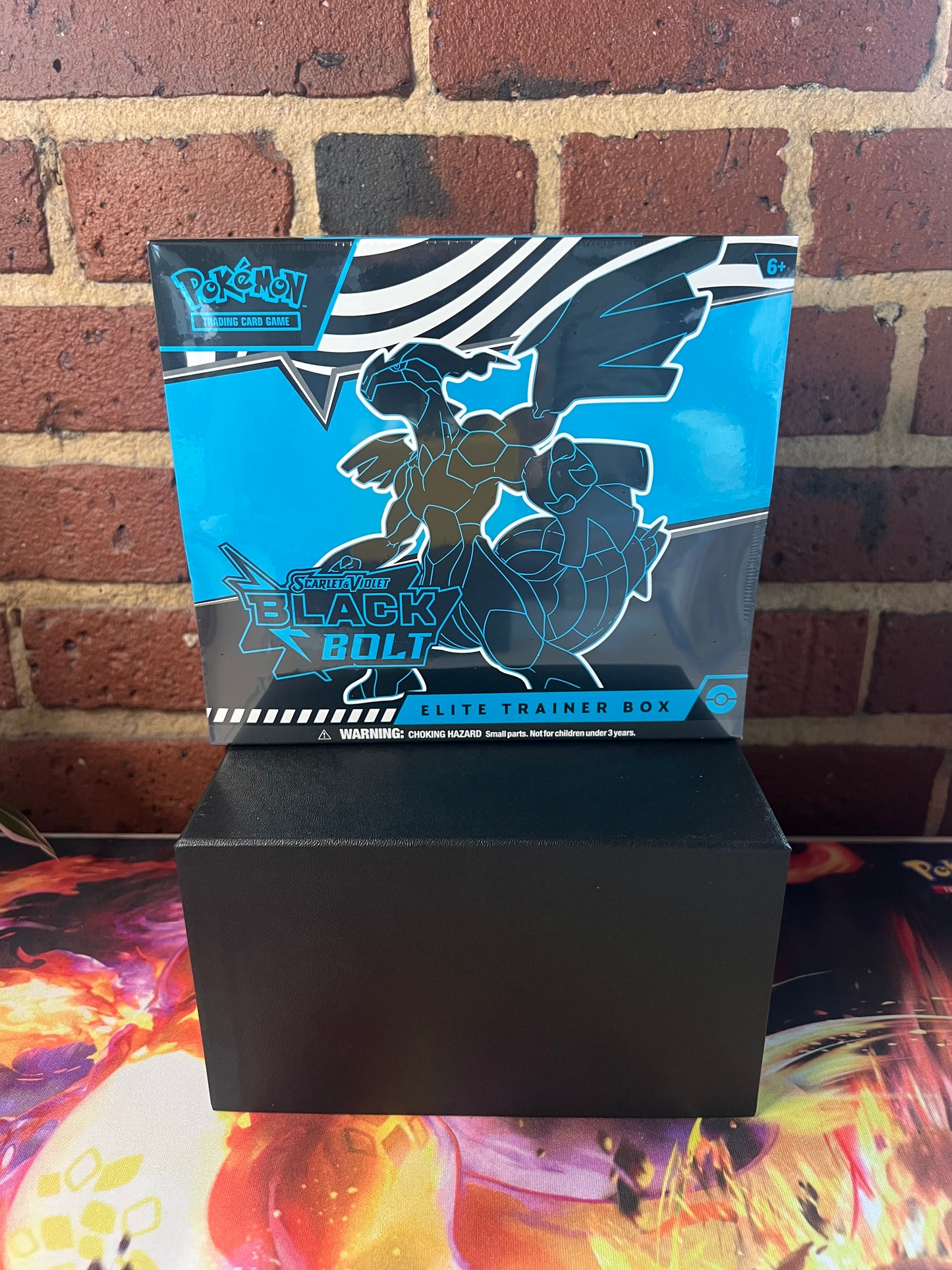 Black Bolt Elite Trainer Box (Sealed) | This Cardboard Is Shiny